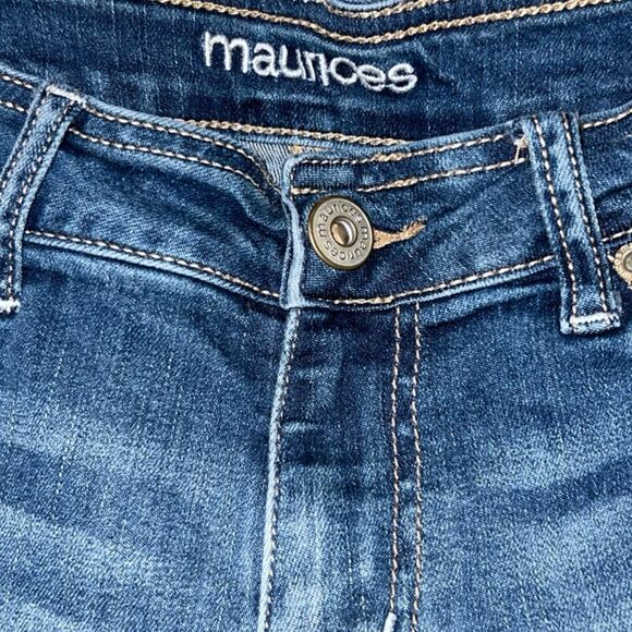 Maurices Mid Rise Distressed Denim Cuffed Shorts Size 6 #36 - Picture 3 of 6
